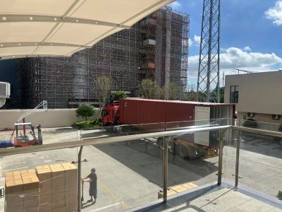 Solar Garden lights and humidifiers loaded containers on hot days for two days in a row. All departments have worked hard. Continue to work hard.